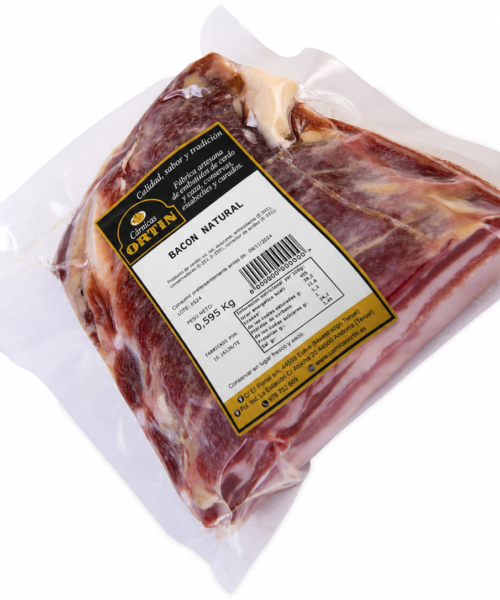 Bacon natural Cárnicas Ortín en pieza envasada al vacío.