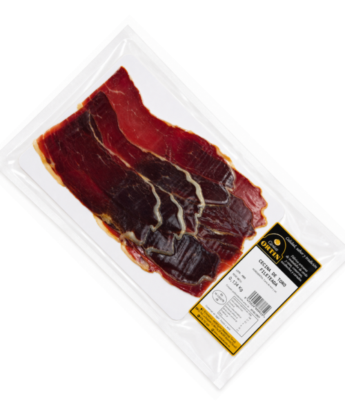 Cecina de toro fileteada Cárnicas Ortín en envase al vacío.
