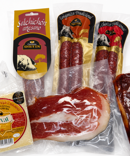 Lote Pareja Ganadora Cárnicas Ortín con salchichón, chorizo y jamón envasado al vacío.