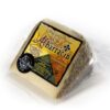 Queso Sierra Albarracín etiqueta verde al romero en cuña envasada al vacío.